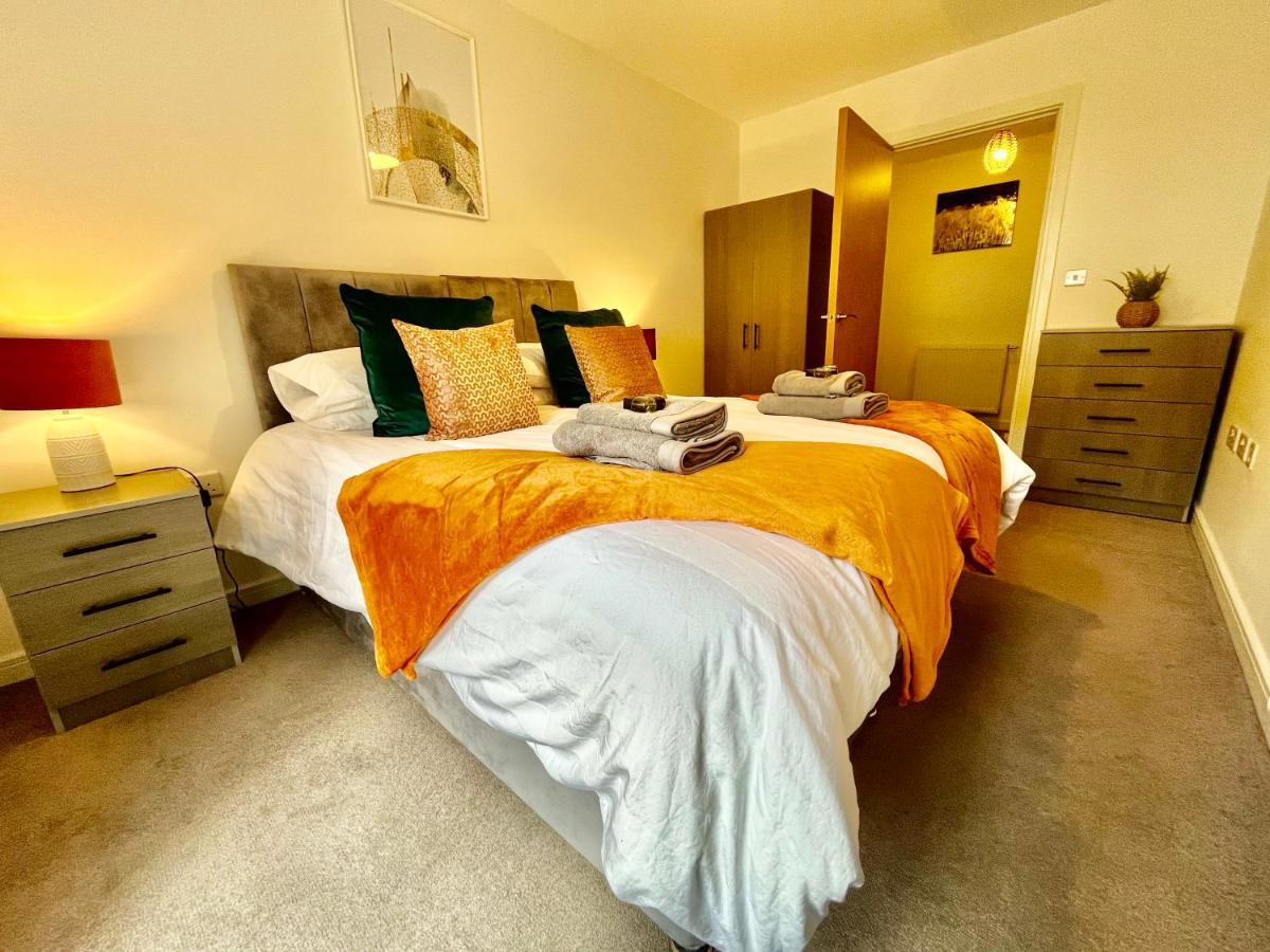 Spacious 2 Bed Ground Floor Apartment, Free Parking, Close To Historic Dockyard & Gunwharf Quays بورتسماوث المظهر الخارجي الصورة